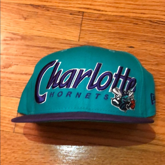 New Era Charlotte Hornets Strap-Back - Picture 2 of 8
